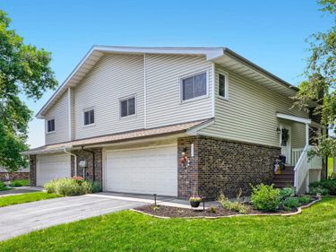 6130 Creek View Trail, Minnetonka, MN 55345