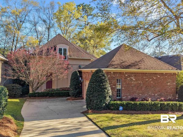 105 North Creek Circle, Fairhope, AL 36532