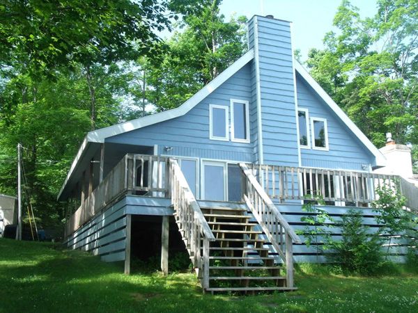 681 E Shoreview Lane, Indian River, MI 49749