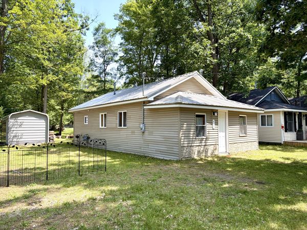 412 Kenwood Avenue, Roscommon, MI 48653