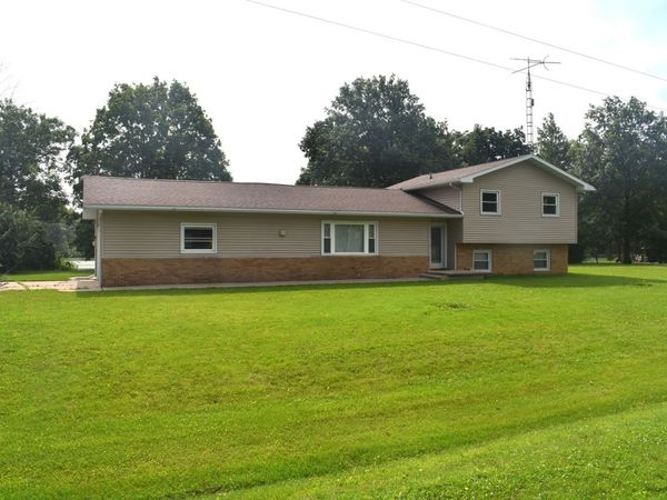 124 Hislop Drive , Cissna Park, IL 60924