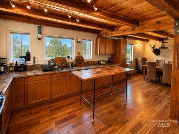 40 Atkin Lane, Cascade, ID 83611