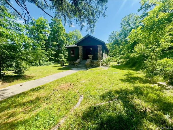 4 Old Turnpike Road , Bloomingburg, NY 12721