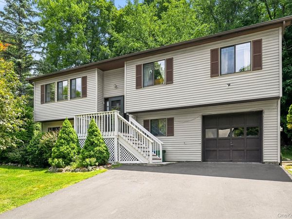 11 Glen Road, Sloatsburg, NY 10974