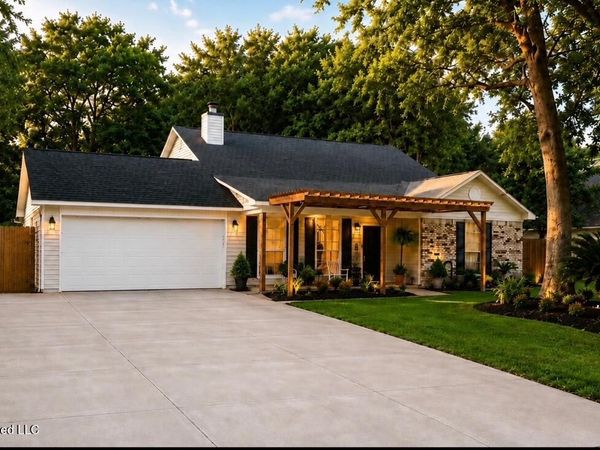 9208 Seahorse Avenue, Ocean Springs, MS 39564
