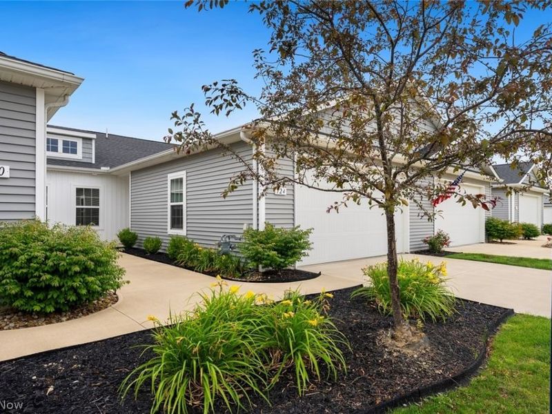 124 Acorn Lane, Elyria, OH 44035 Photo 2