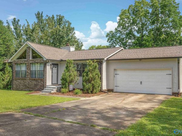 1137 6th Avenue, Arab, AL 35016