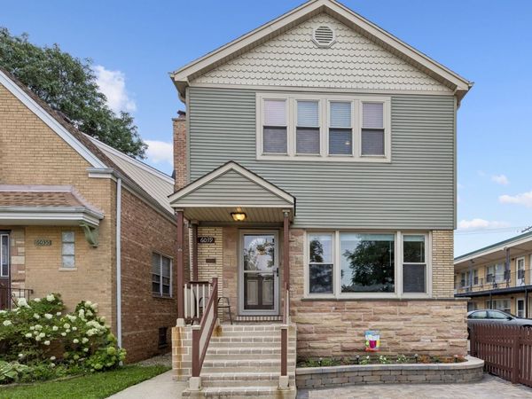 6039 W Montrose Avenue, Chicago, IL 60634