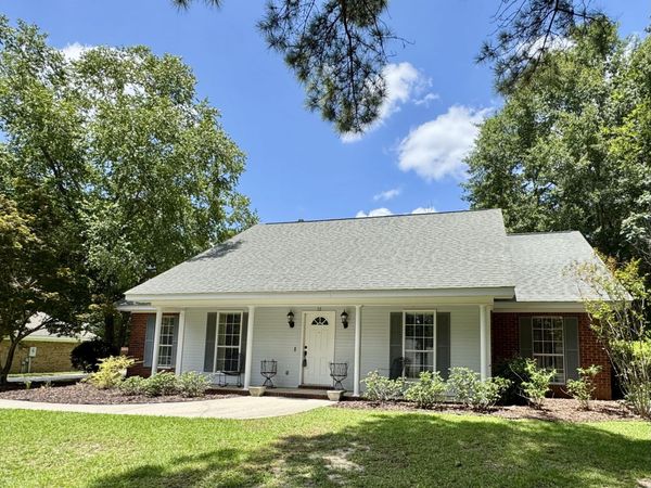 32 Franklin Pl, Hattiesburg, MS 39402