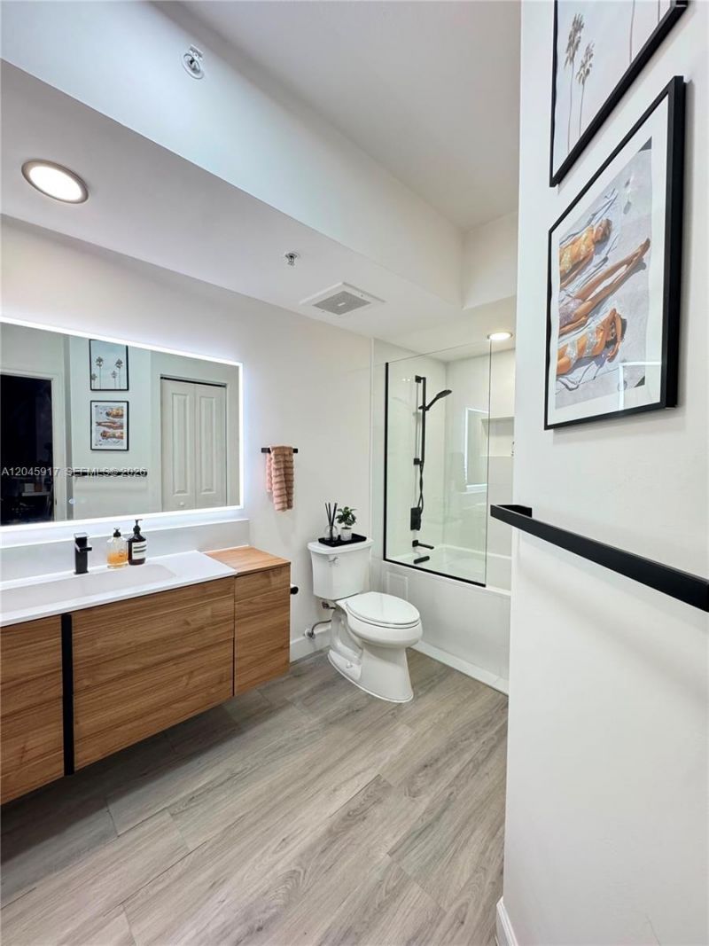 9172 Collins Ave , Unit 218, Surfside, FL 33154 Photo