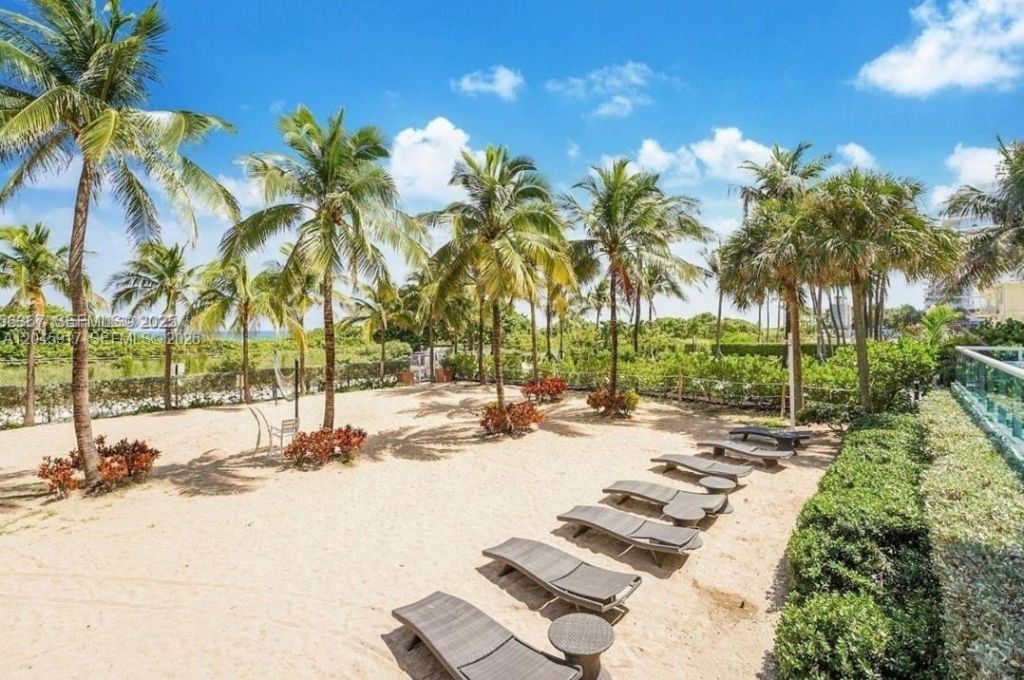 9172 Collins Ave , Unit 218, Surfside, FL 33154 Photo