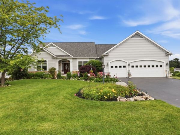 4536 Crystal Ridge Circle , Canandaigua, NY 14424