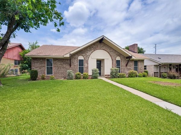 1607 Glenhill Lane, Lewisville, TX 75077