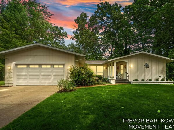 1292 Edinborough Drive, Norton Shores, MI 49441