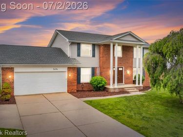 5494 Centerbrook Drive, West Bloomfield Twp, MI 48322