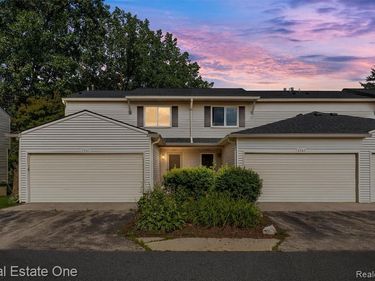 1361 Lochaven Road, Waterford Twp, MI 48327