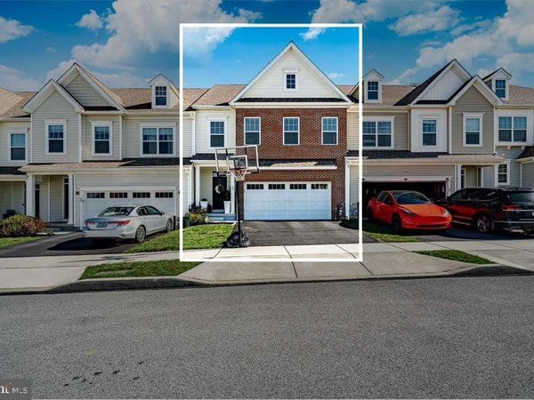 25 N TOMPKINS SQUARE, DOWNINGTOWN, PA 19335