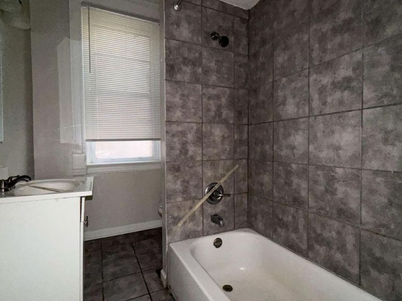 2478 Paris Street, Cincinnati, OH 45219 Photo 13