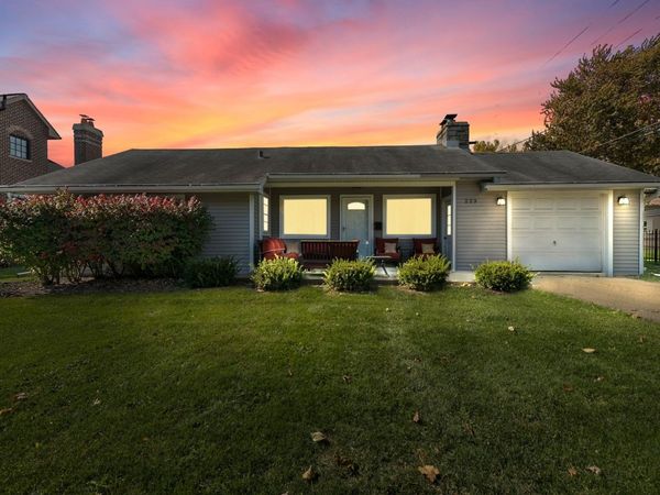 223 S West Street , Naperville, IL 60540