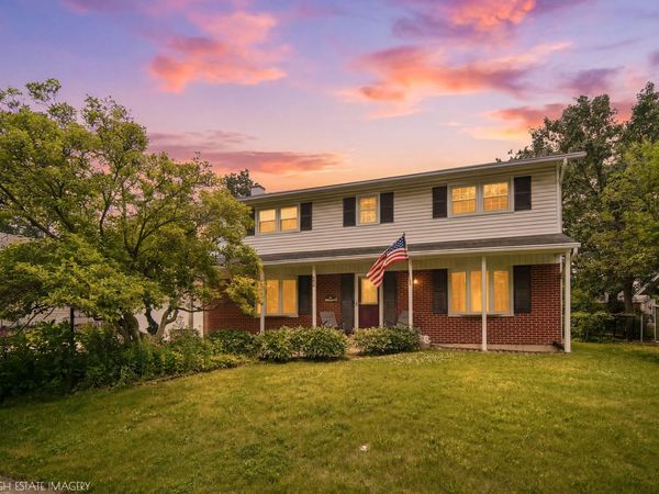 3321 Woodridge Drive , Woodridge, IL 60517