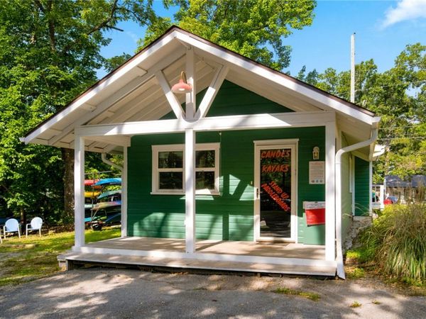 171 W Van Buren, Eureka Springs, AR 72632