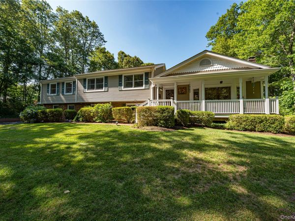 68 Bankside Drive, Centerport, NY 11721