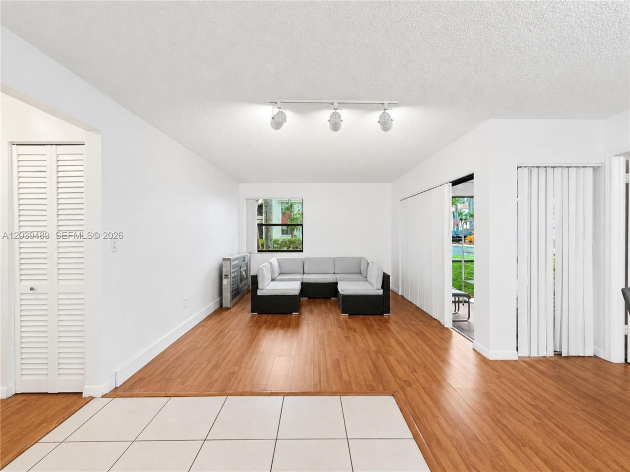 3rd Ct 20135 , Unit 1, Miami, FL 33179 Photo