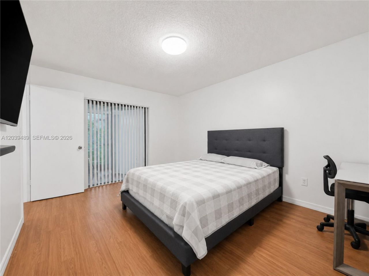 3rd Ct 20135 , Unit 1, Miami, FL 33179 Photo