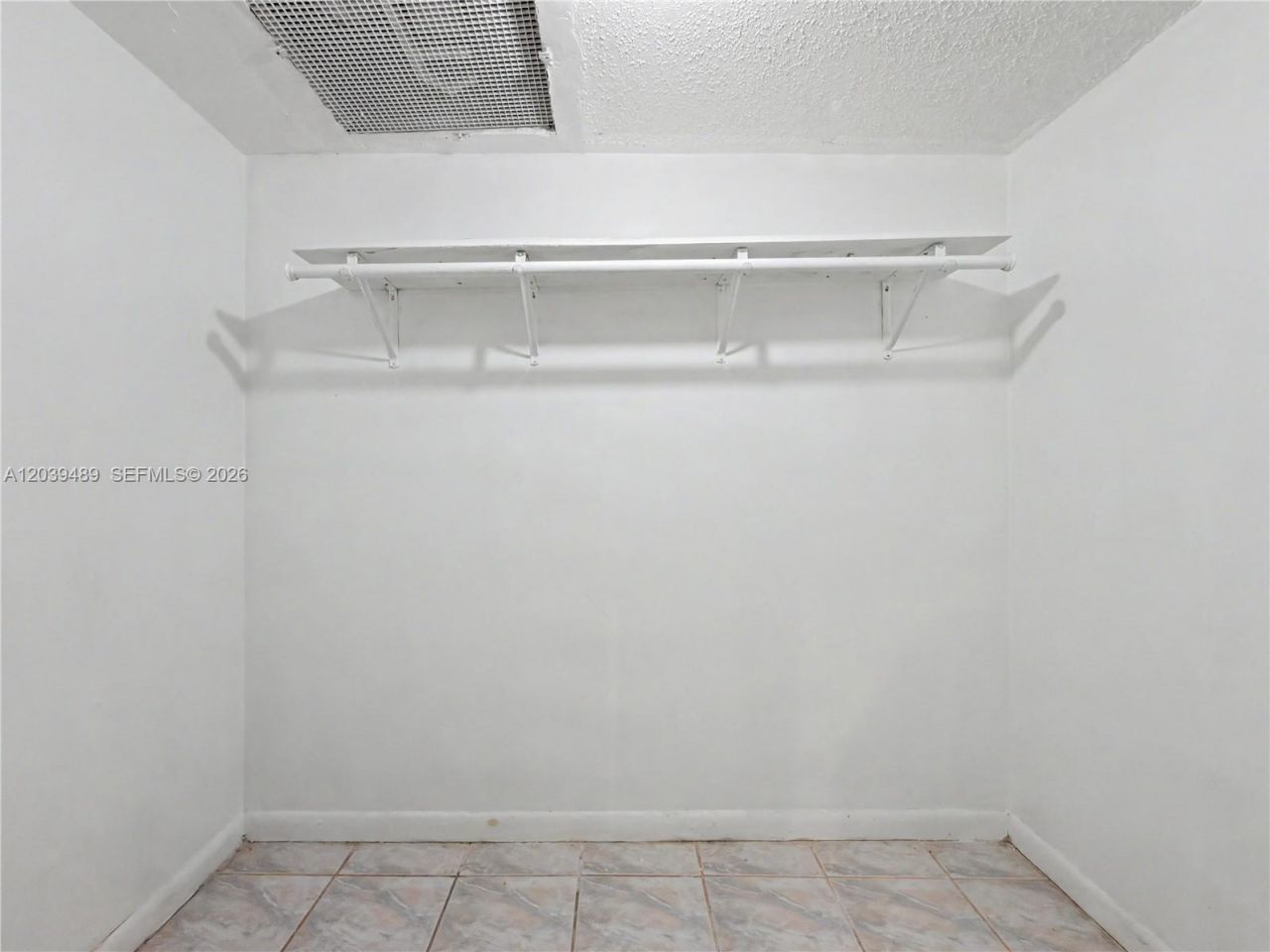 3rd Ct 20135 , Unit 1, Miami, FL 33179 Photo