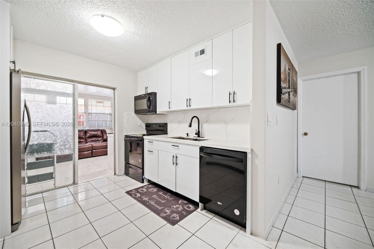 7817 W 36th Ave, Unit 101, Hialeah, FL 33018 Photo