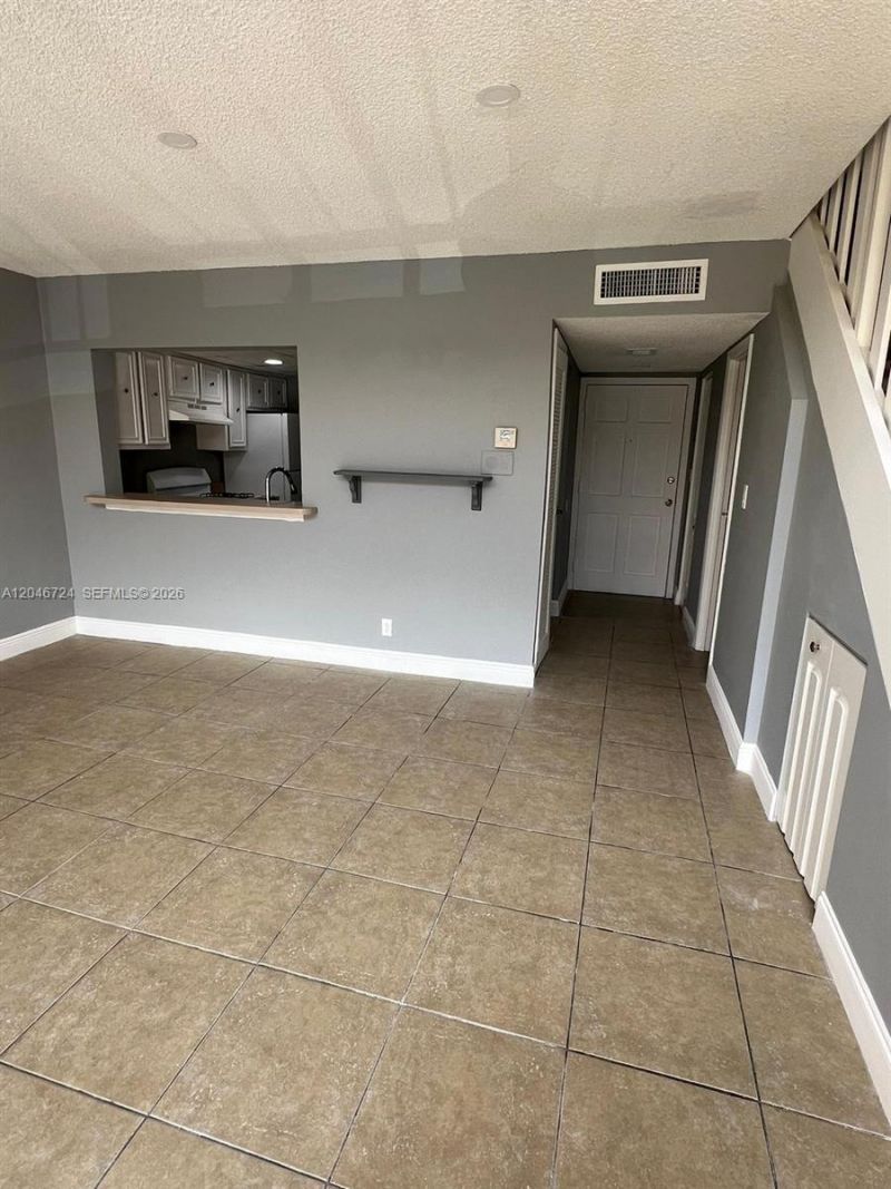 18051 NW 68th Ave, Unit K-204, Hialeah, FL 33015 Photo
