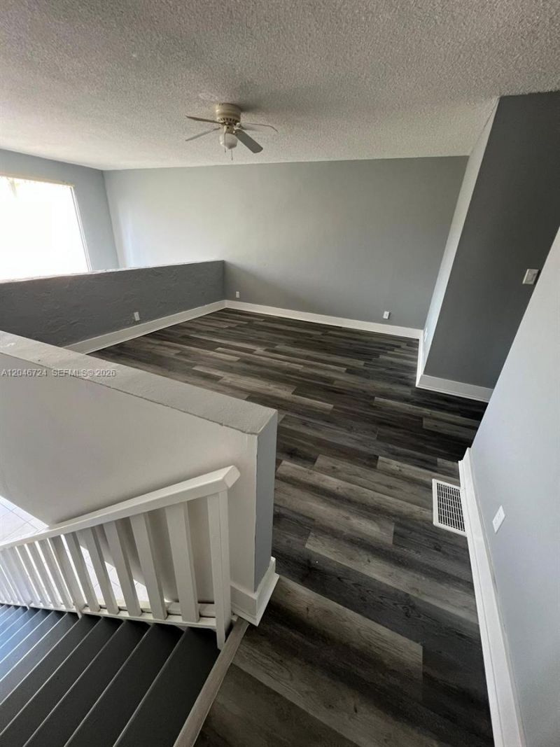 18051 NW 68th Ave, Unit K-204, Hialeah, FL 33015 Photo