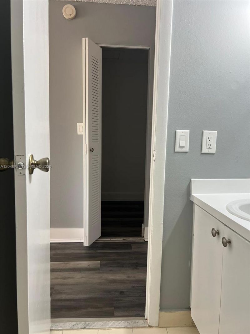 18051 NW 68th Ave, Unit K-204, Hialeah, FL 33015 Photo