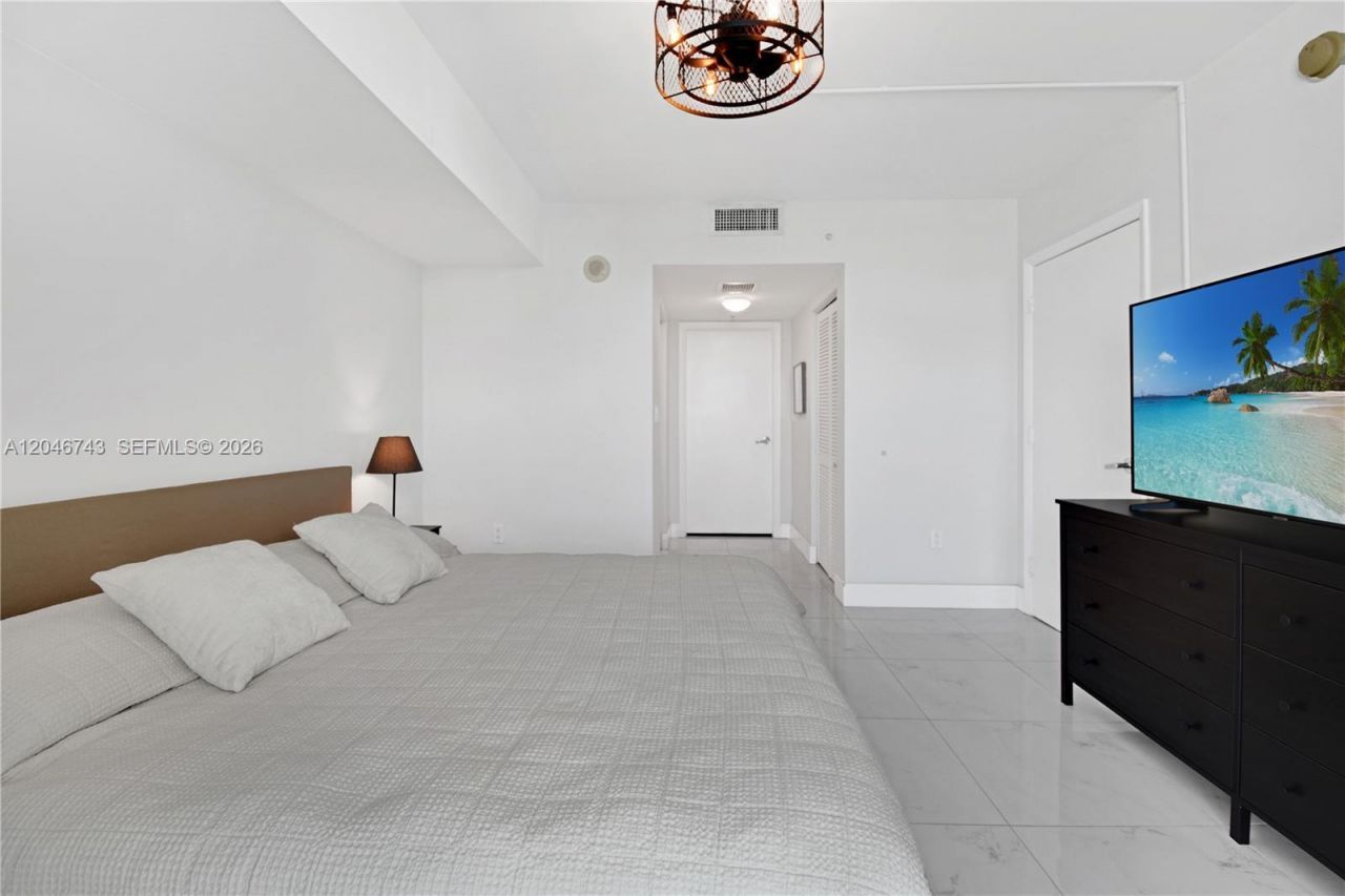 1800 N Bayshore Dr , Unit 4106, Miami, FL 33132 Photo