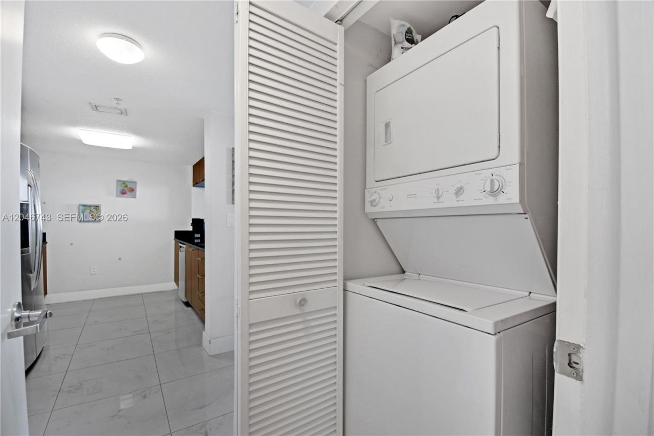 1800 N Bayshore Dr , Unit 4106, Miami, FL 33132 Photo