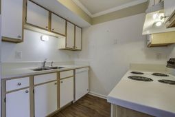 2494 Etiwan Avenue photo 4