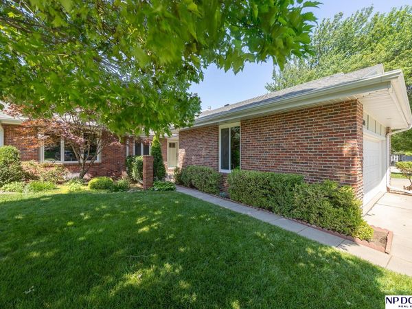 6703 Hawkins Bend, Lincoln, NE 68516