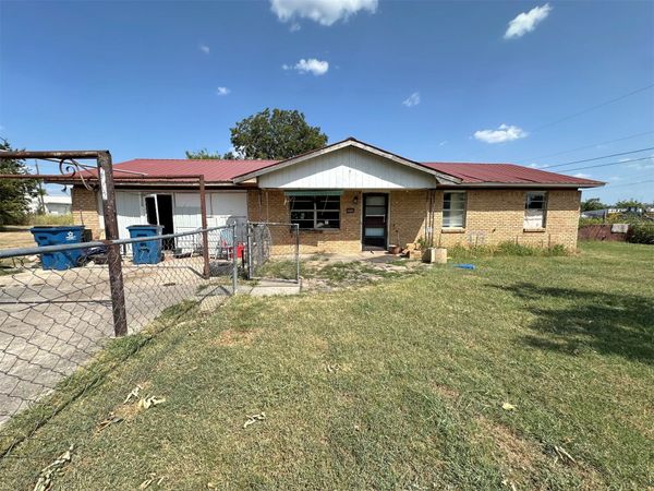 2002 N 15th Street, McAlester, OK 74501