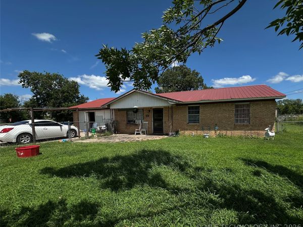 2002 N 15th Street, McAlester, OK 74501