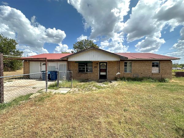 2002 N 15th Street, McAlester, OK 74501
