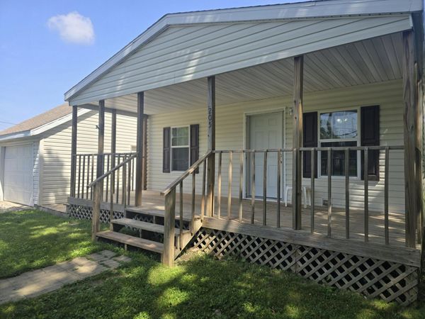 205 W Mcalpin Street, Hebron, IN 46341