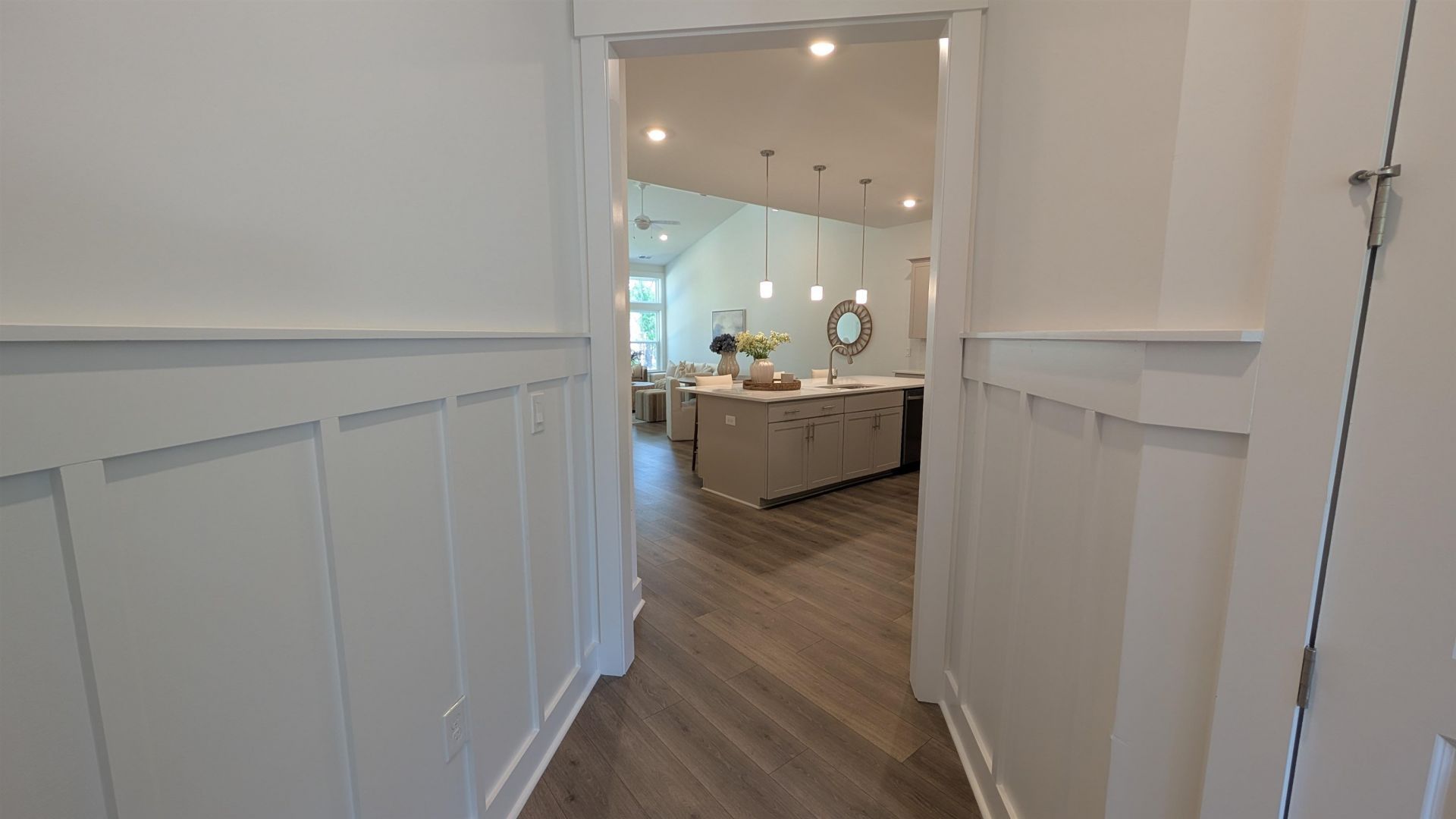 898 Foxtail Dr. Photo 7