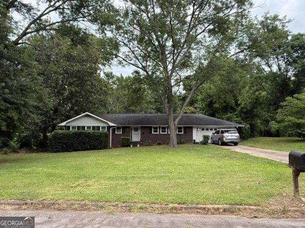 821 Shipp Circle NW, Conyers, GA 30012