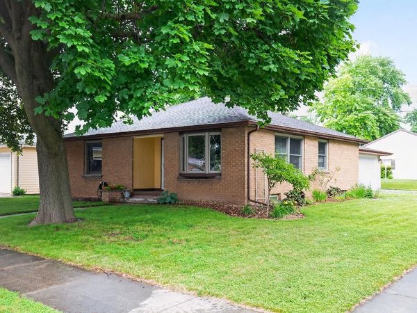 926 E BYRD STREET, Appleton, WI 54911