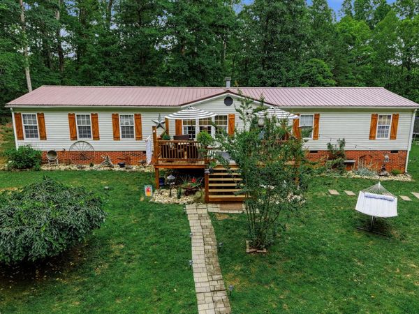 307 Meadow Creek DR, Thaxton, VA 24174