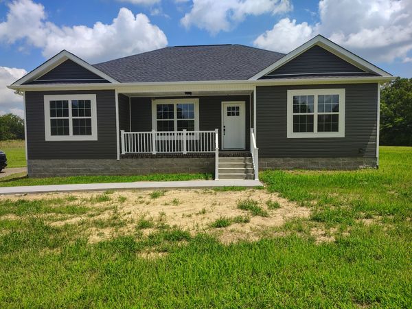 1198 Shiloh Road , Lafayette, TN 37083