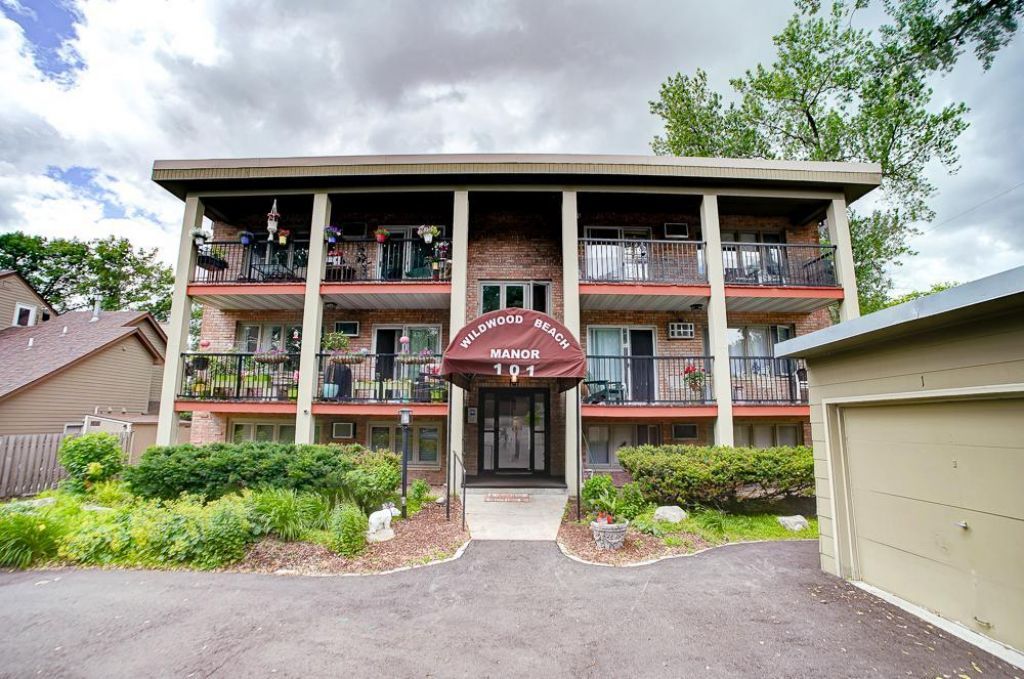 101 Wildwood Beach Road, Unit 2, Mahtomedi, MN 55115 Main Photo