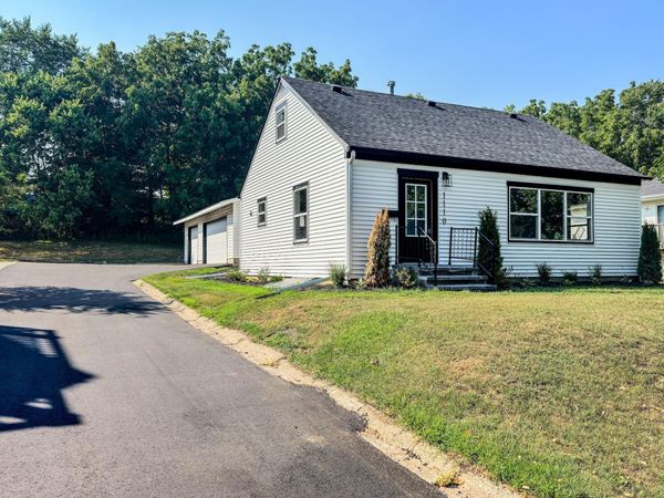 1110 S Washington Avenue, Saint Peter, MN 56082