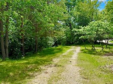 7285 Parkwood Drive, Tyrone Twp, MI 48430