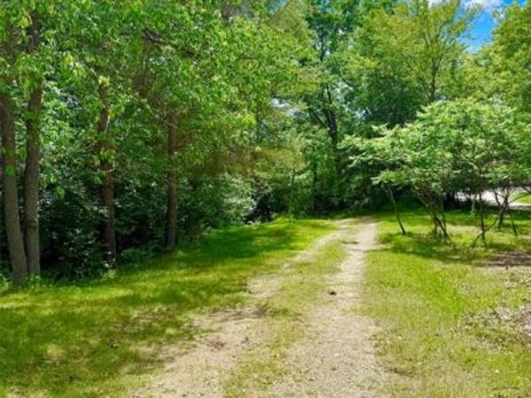 7285 Parkwood Drive , Tyrone Twp, MI 48430